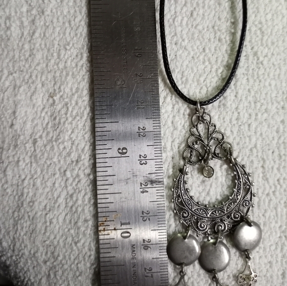 Silvertone Crystal faux pearl dangle charms necklace black cord - Picture 2 of 5